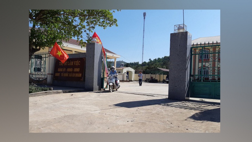 Bắt giữ nguyên chủ tịch xã ở Đắk Lắk vì tự ý bán gỗ tang vật